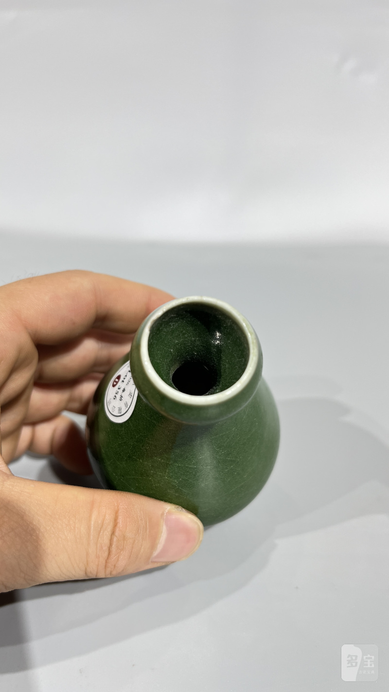 清康熙 郎窑绿蒜头瓶 - 图6